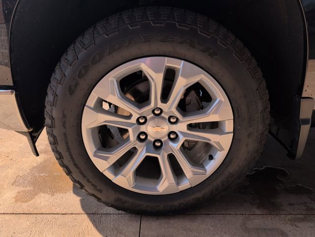 Certified 2024 Chevrolet Silverado 1500 LTZ w/ LTZ Convenience Package II AWD/4WD image 27