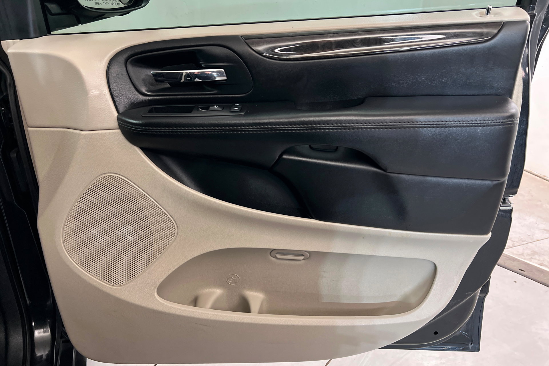 Used 2014 Dodge Grand Caravan American Value Package w/ UConnect Hands-Free Group image 23