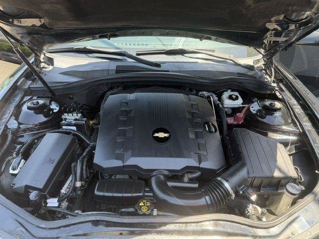 Used 2015 Chevrolet Camaro LT RWD image 10