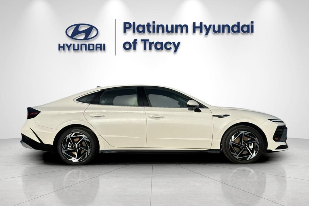 New 2026 Hyundai Sonata SEL FWD image 3