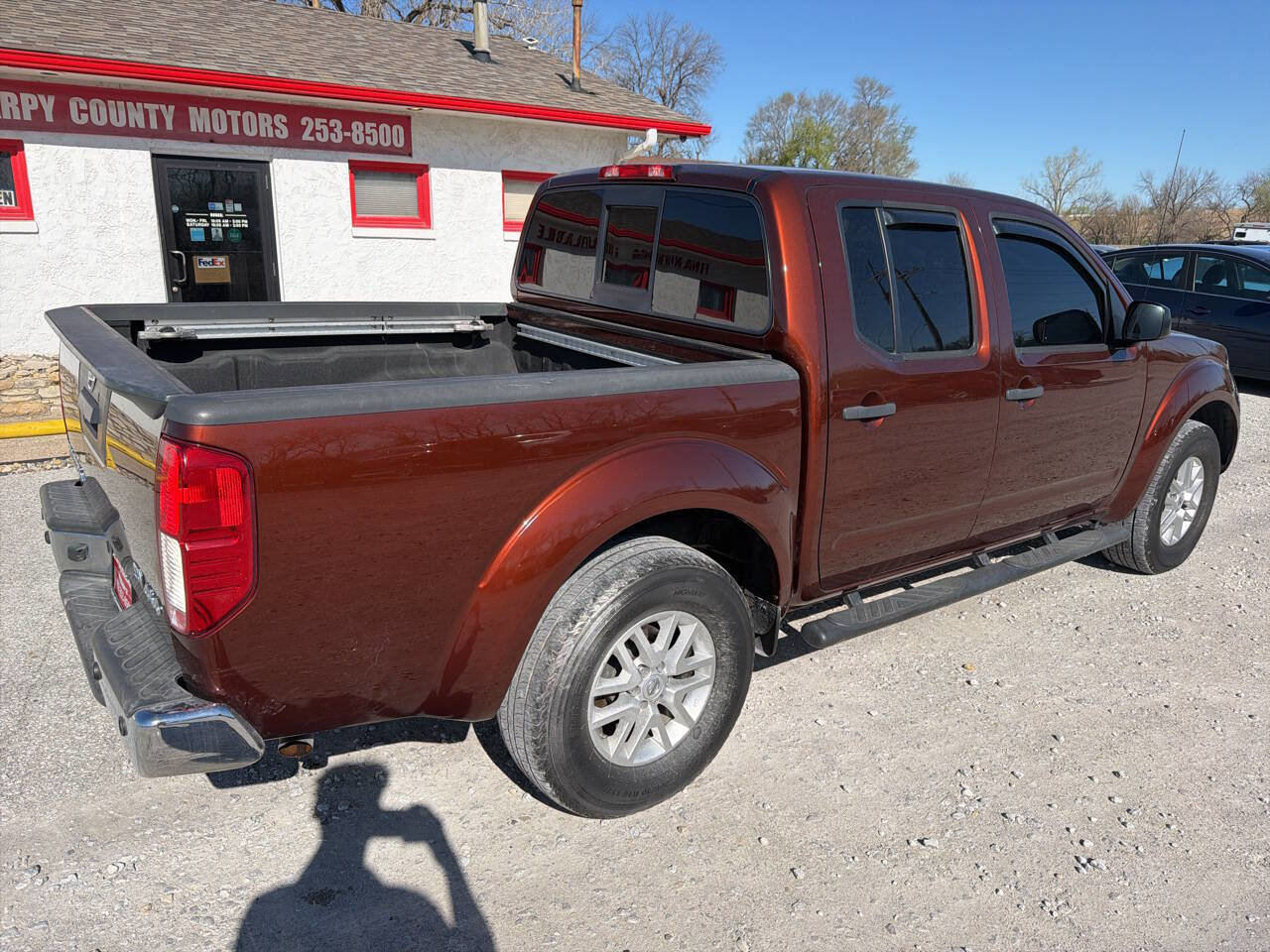 Used 2016 Nissan Frontier SV w/ SV Value Truck Package AWD/4WD image 3