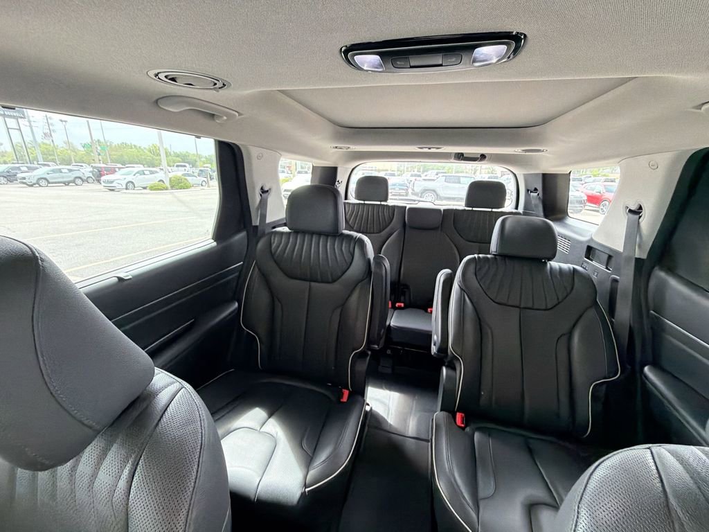 Used 2024 Hyundai Palisade Limited image 14