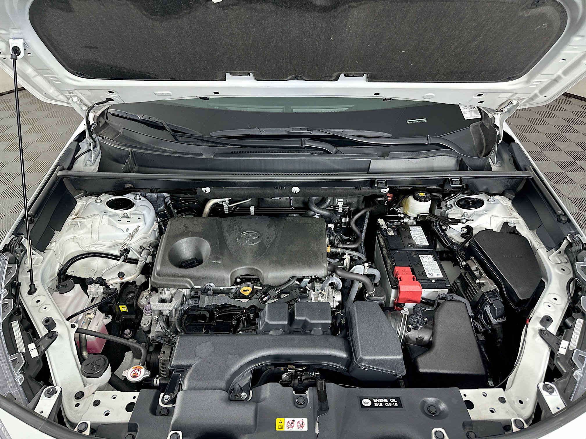 Used 2024 Toyota RAV4 LE image 30