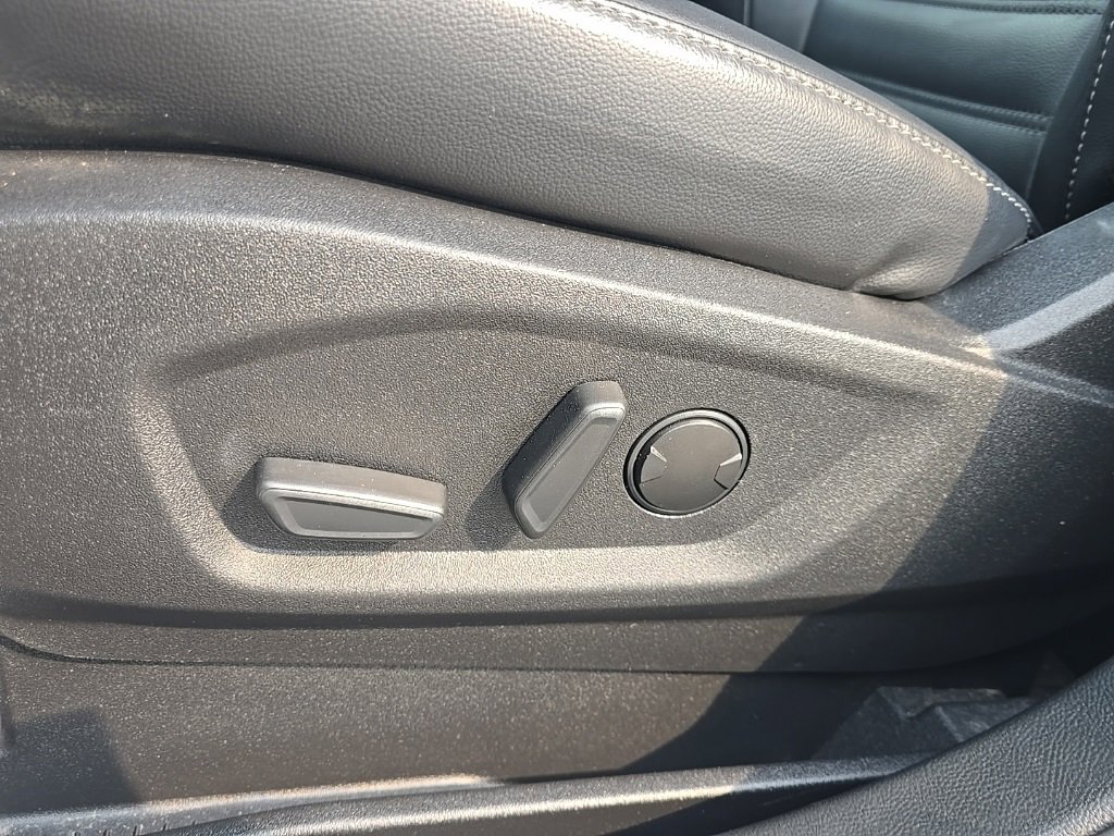 Used 2024 Ford Edge SEL image 16