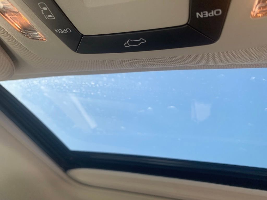 Used 2023 Toyota Sienna XLE image 24