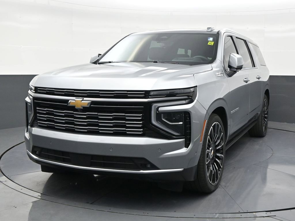 Used 2025 Chevrolet Suburban High Country AWD/4WD image 8