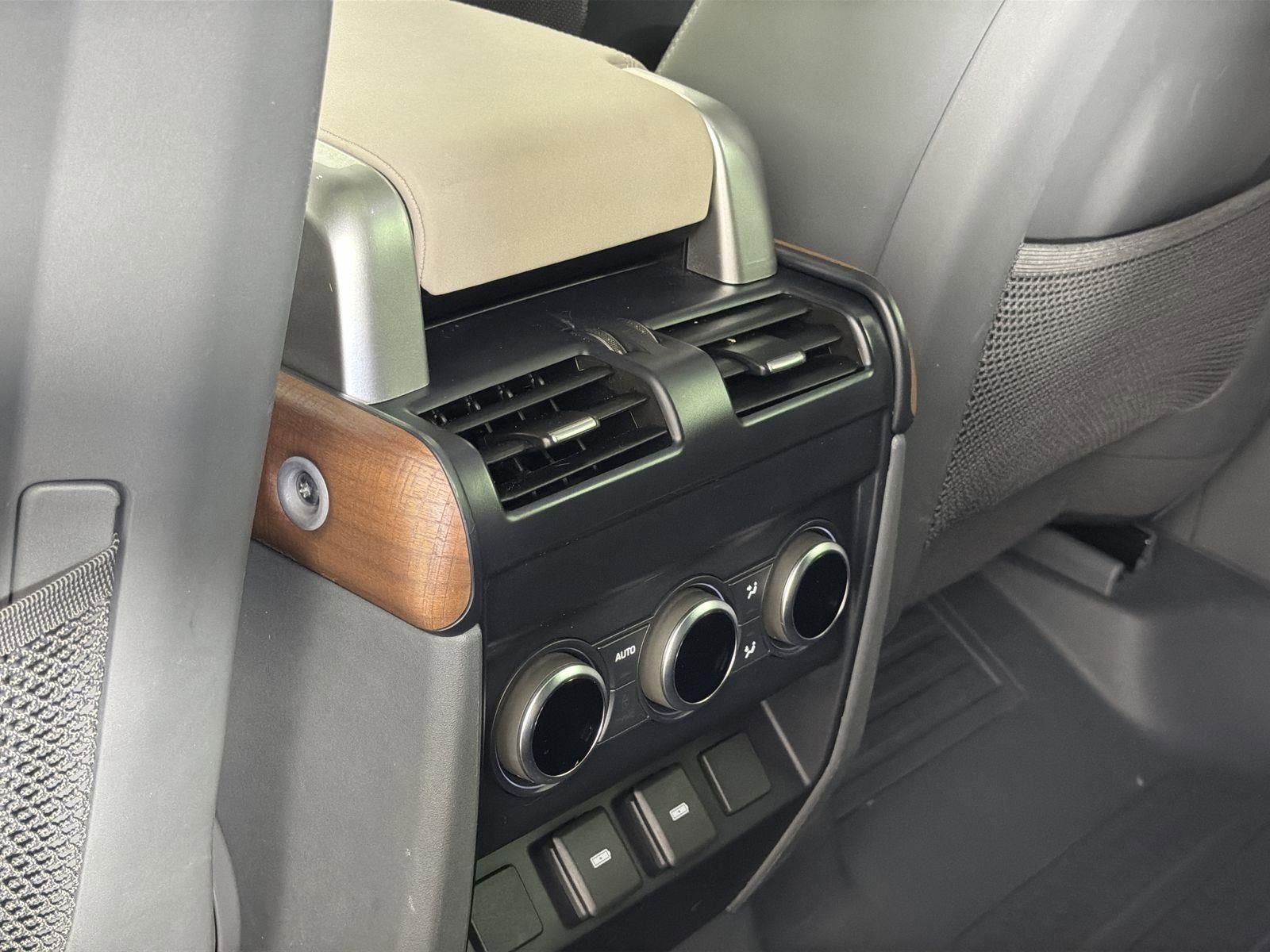 Certified 2023 Land Rover Defender 130 X image 28