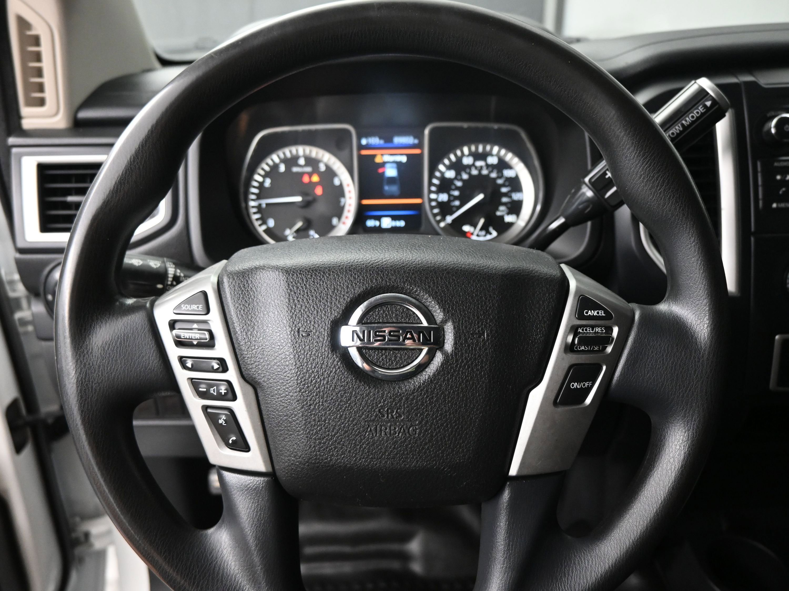 Used 2019 Nissan Titan S image 11