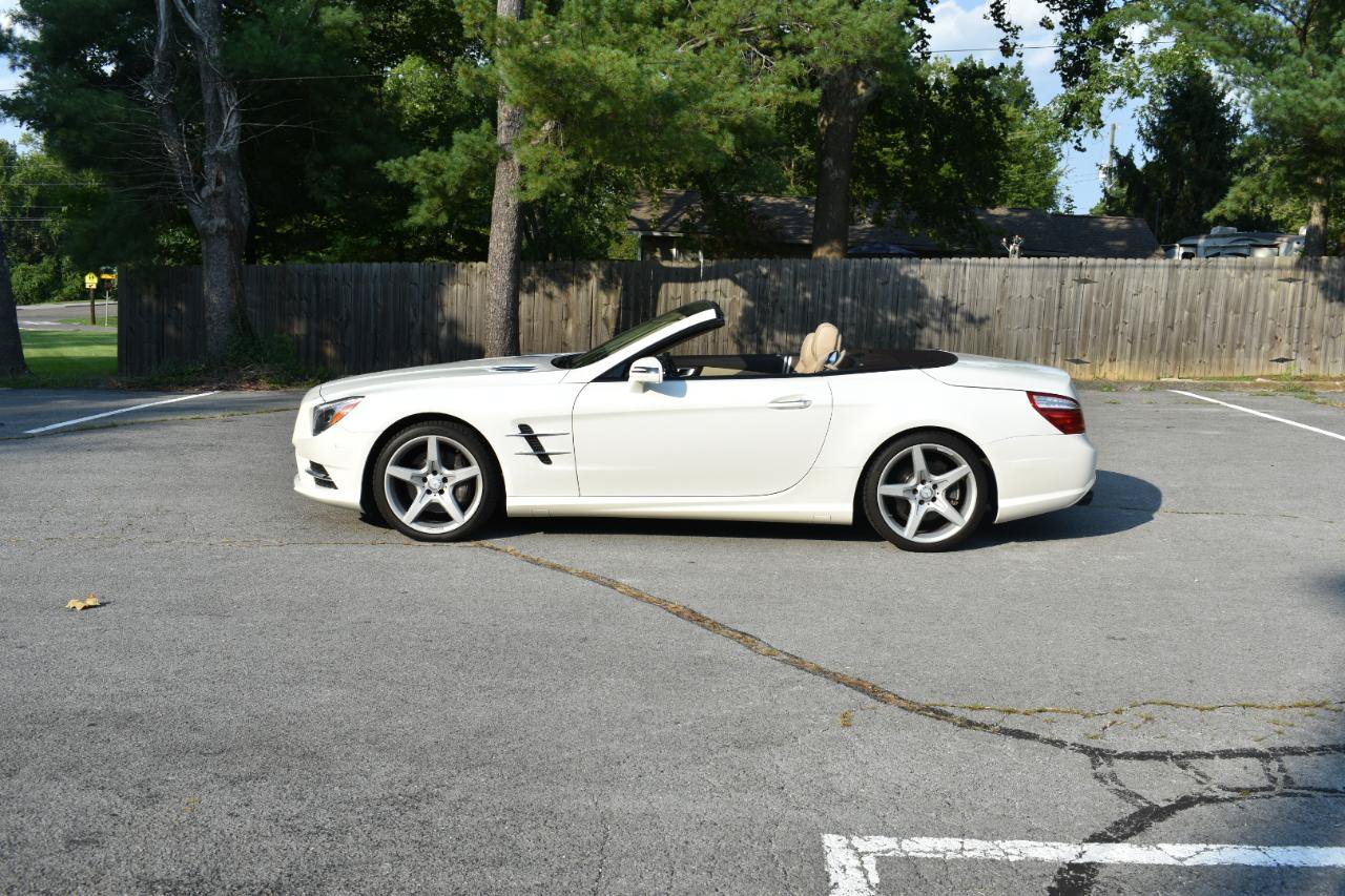 Used 2016 Mercedes-Benz SL 550 image 3