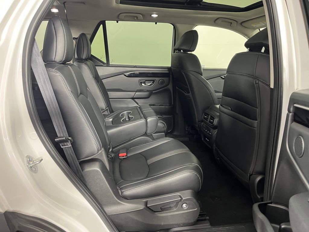 Used 2023 Honda Pilot Touring image 16