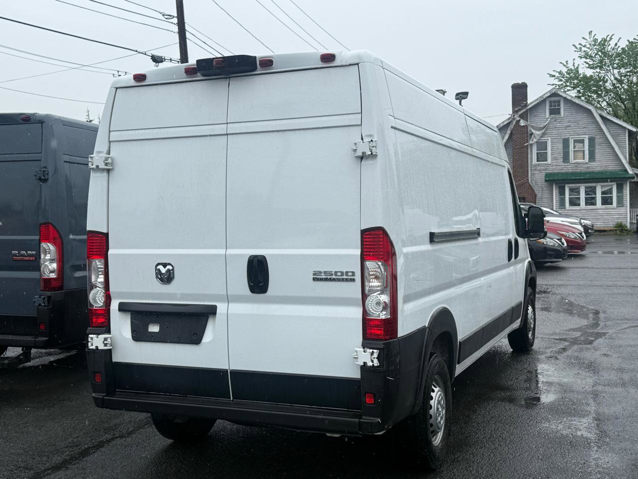 Used 2025 RAM ProMaster 2500 w/ Convenience Group FWD image 3