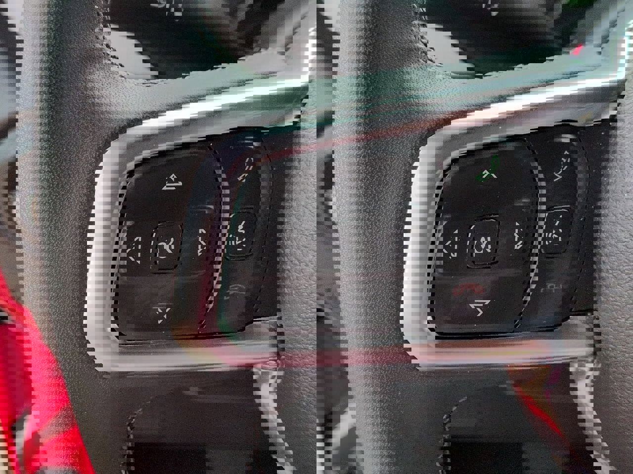 Used 2025 Jeep Wrangler Sahara w/ Safety Group image 12