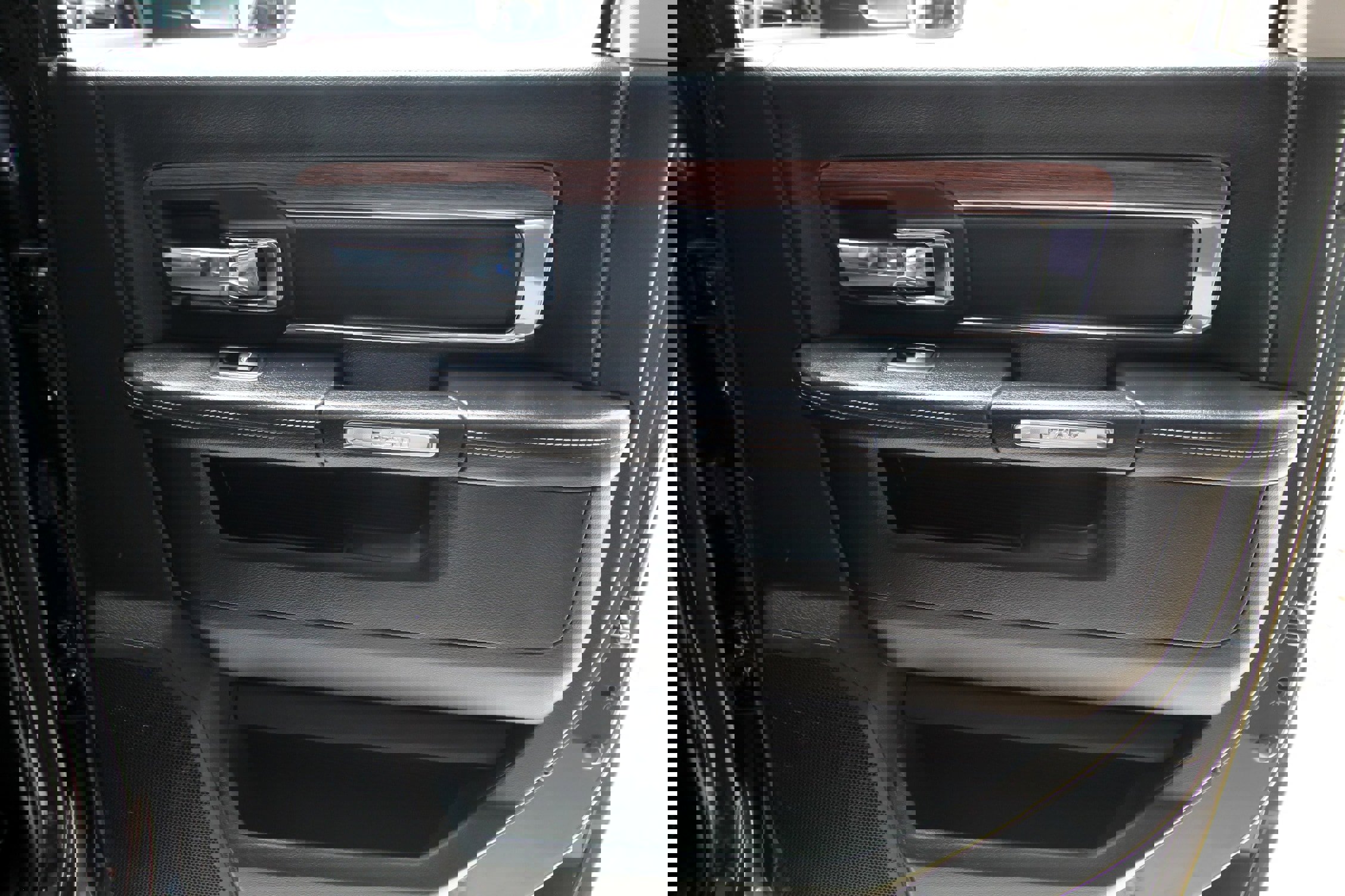 Used 2018 RAM 3500 Laramie w/ Convenience Group image 41