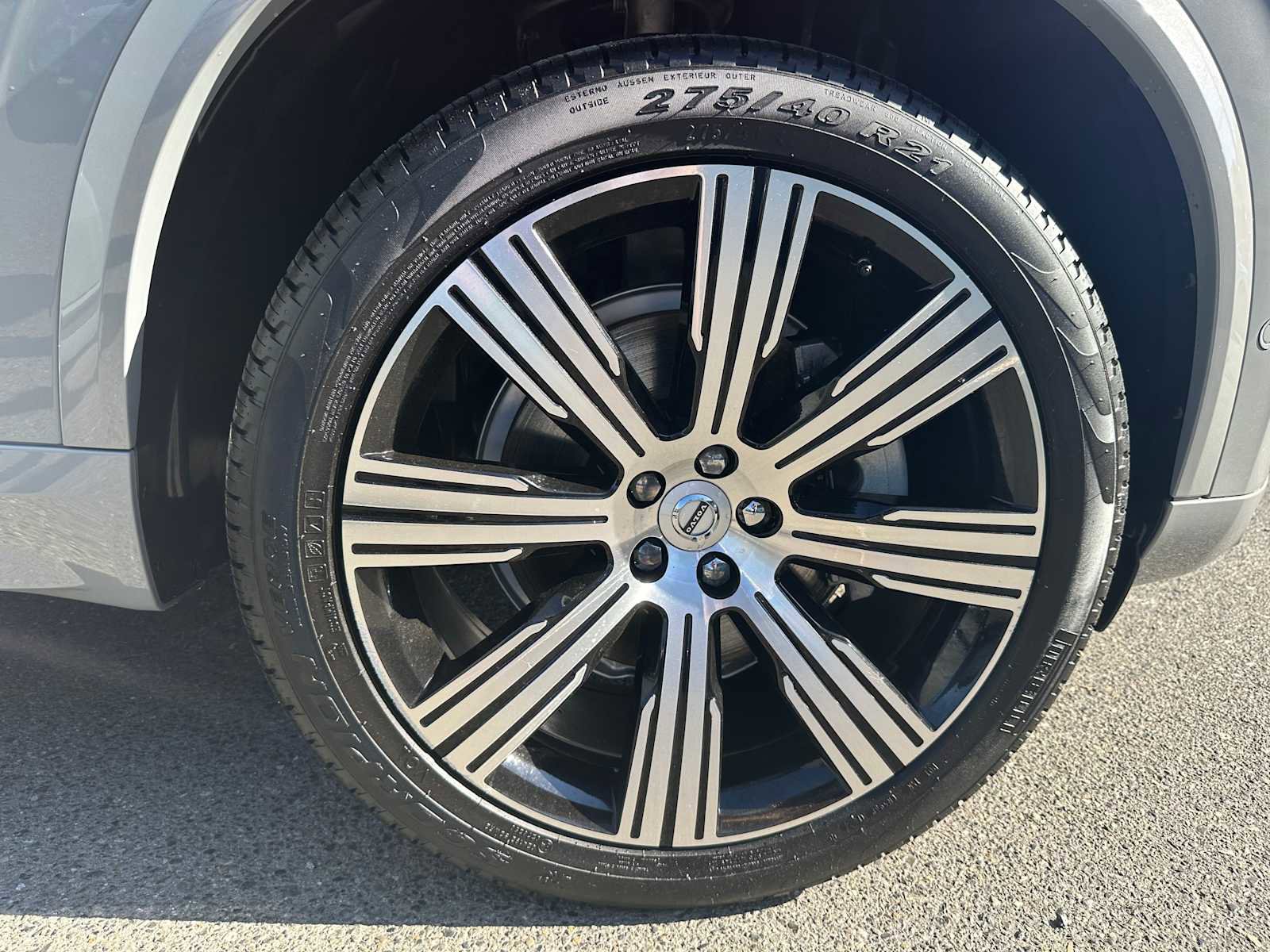 Certified 2025 Volvo XC90 B6 Ultra w/ Protection Package Premier image 9