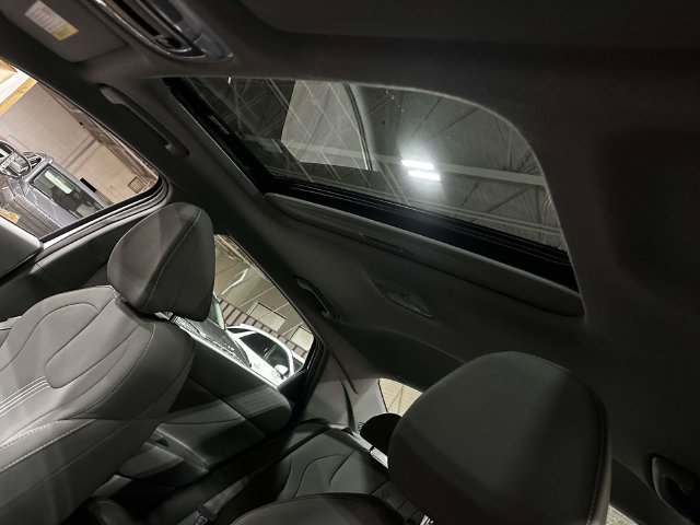 Used 2025 Hyundai Elantra SEL FWD image 17