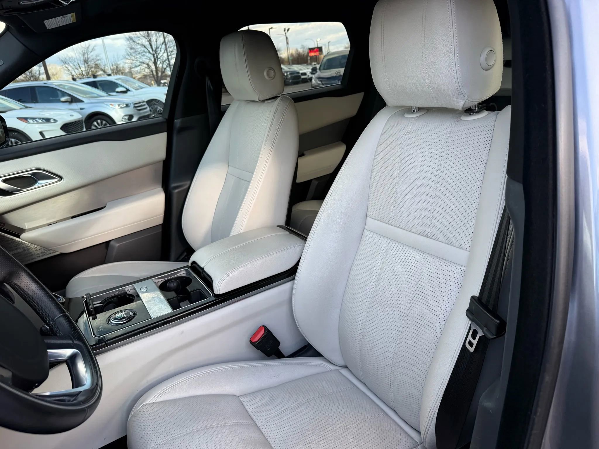 Used 2020 Land Rover Range Rover Velar R-Dynamic S image 19