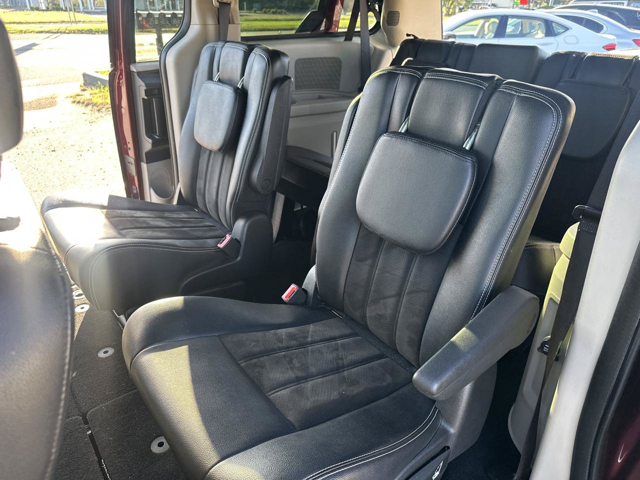 Used 2019 Dodge Grand Caravan SXT FWD image 17