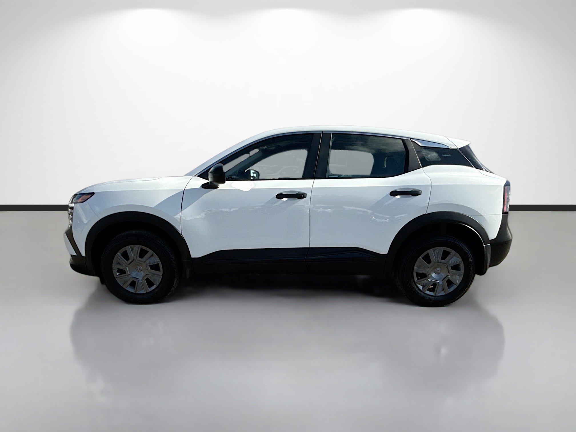 Used 2025 Nissan Kicks S image 6