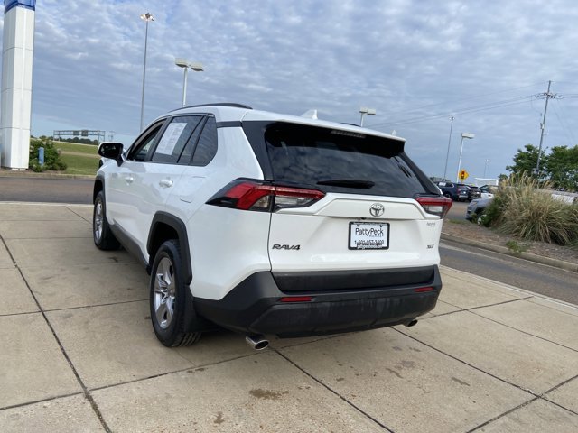 Used 2025 Toyota RAV4 XLE FWD image 9