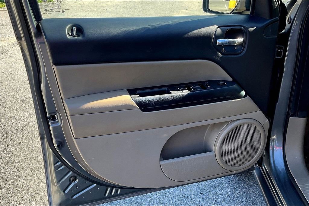 Used 2014 Jeep Patriot Sport w/ Power Value Group image 23