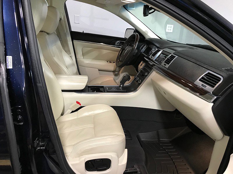 Used 2009 Lincoln MKS image 13