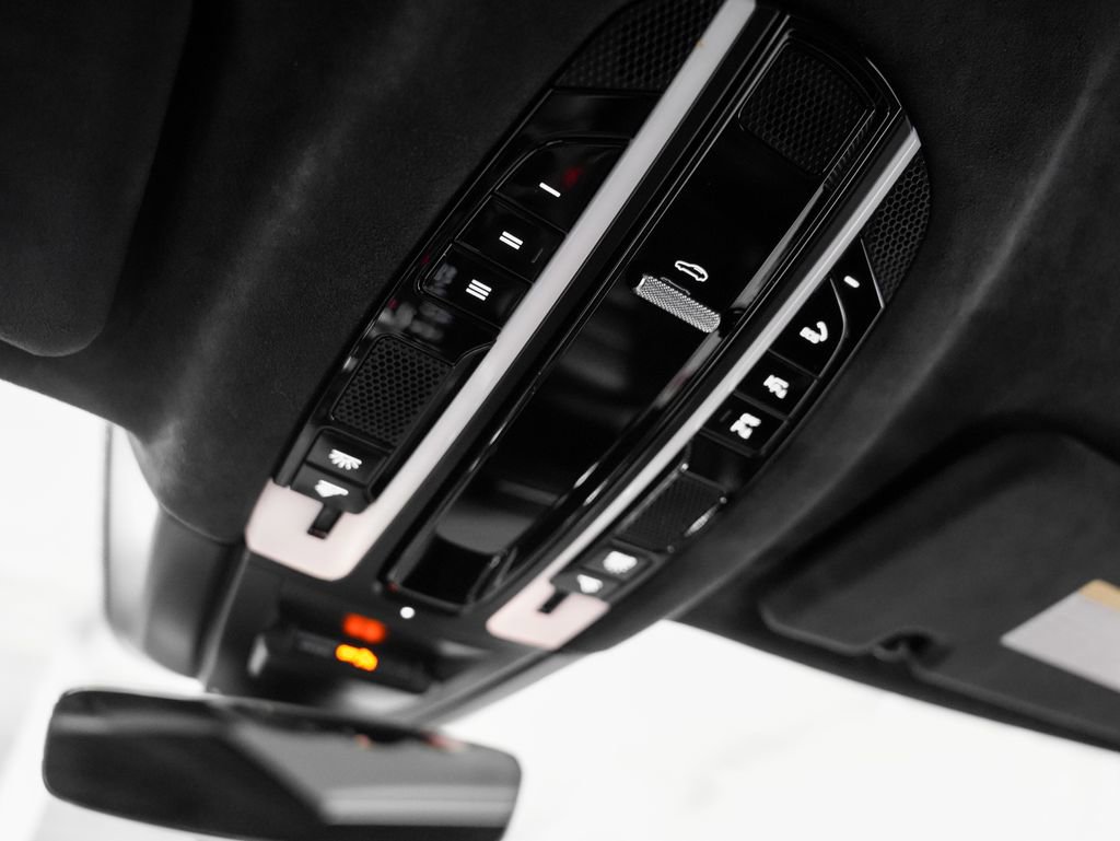 Used 2023 Porsche Cayenne GTS AWD/4WD image 27