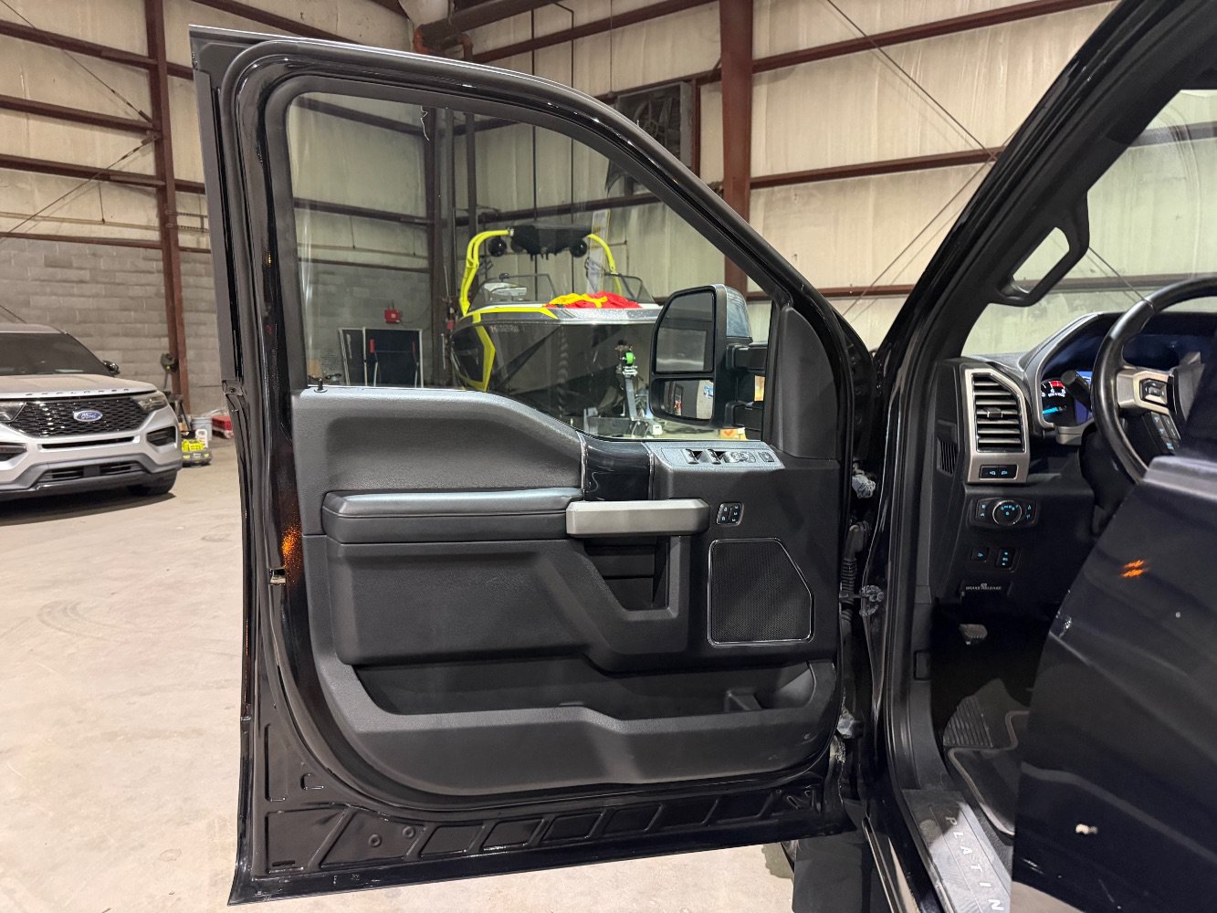 Used 2020 Ford F350 Platinum AWD/4WD image 11