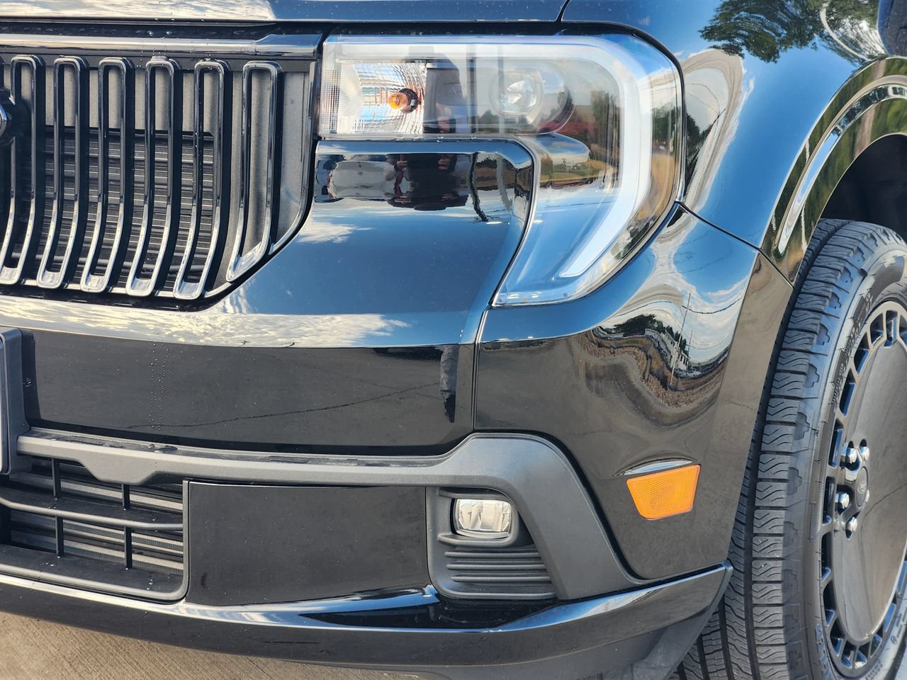Used 2025 Ford Maverick Lobo AWD/4WD image 9