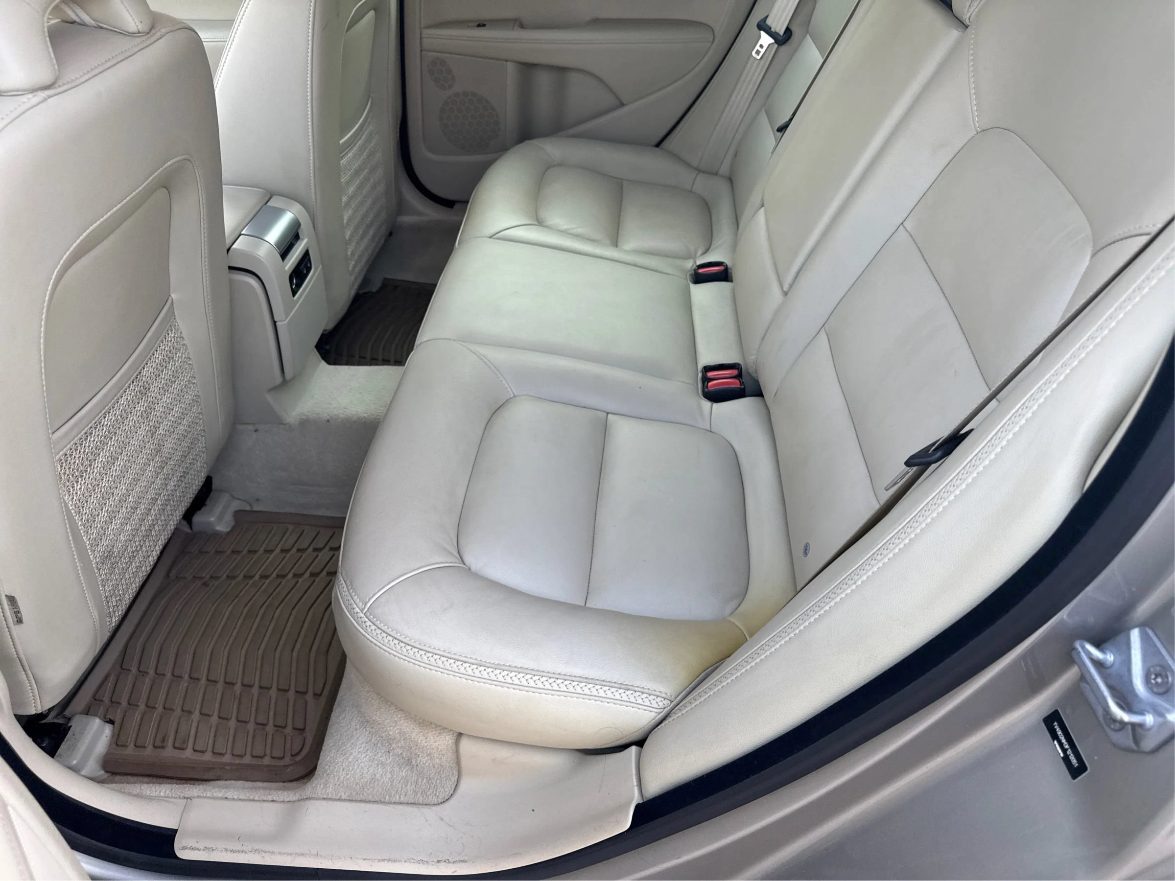 Used 2015 Volvo XC70 T6 Platinum w/ Climate Package AWD/4WD image 11