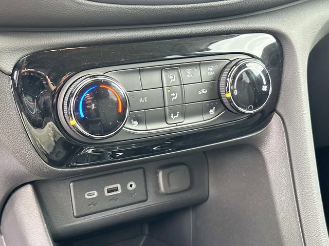 Used 2023 Buick Encore GX Preferred w/ Cold Weather Comfort Package image 22