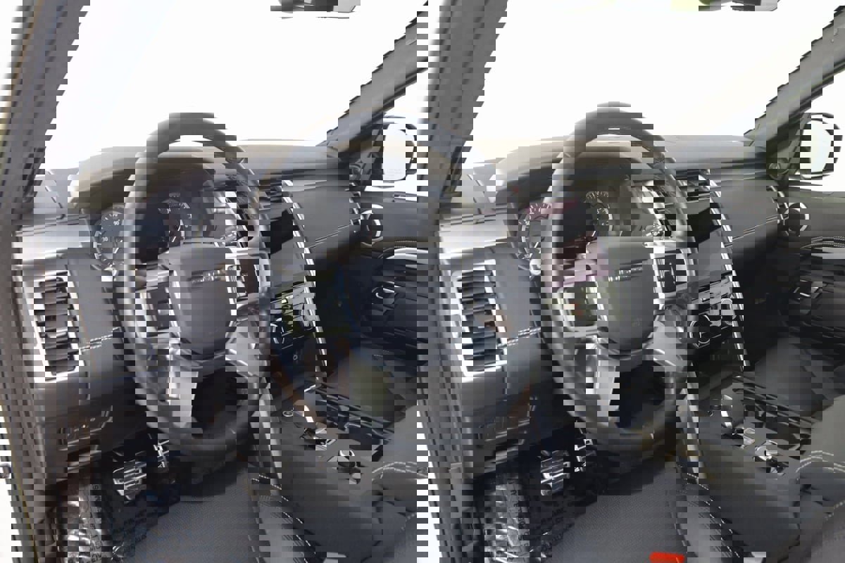 Used 2023 Land Rover Discovery S R-Dynamic image 29