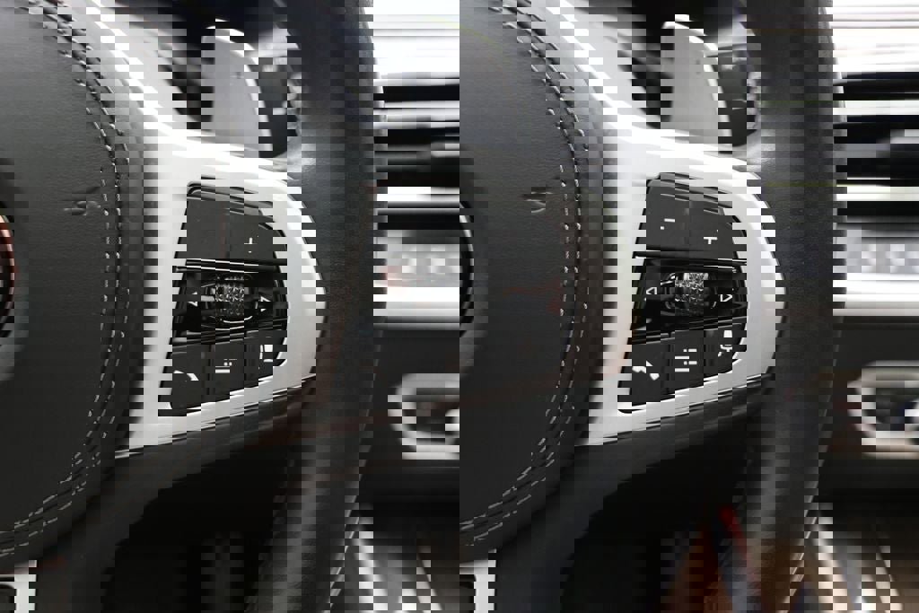 Used 2022 BMW X5 M50i w/ Executive Package image 24