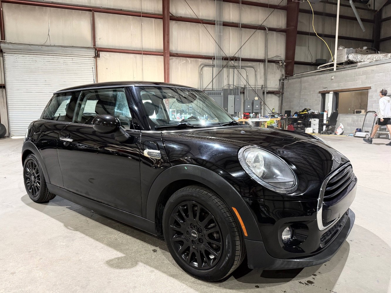Used 2019 MINI Cooper 2-Door Hardtop w/ Signature Upholstery Package FWD image 2