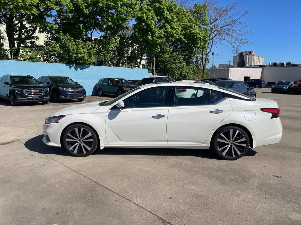 Used 2020 Nissan Altima 2.0 Platinum FWD image 9