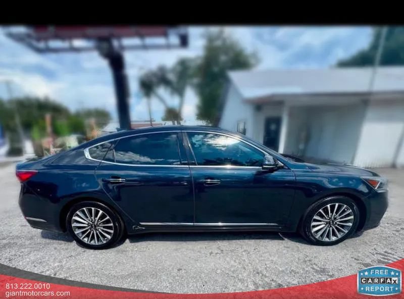 Used 2017 Kia Cadenza Premium FWD image 3