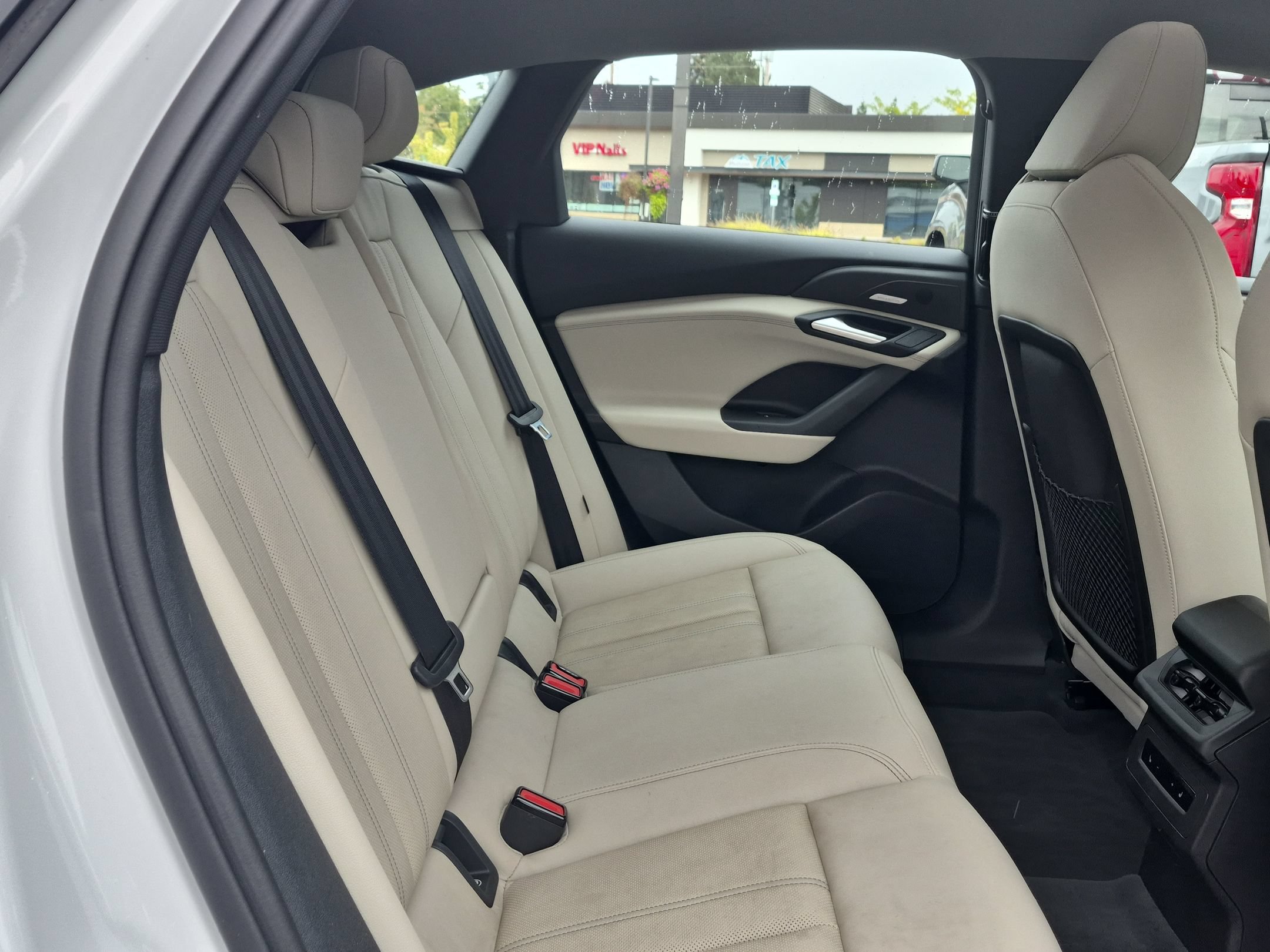 Used 2025 Audi A6 e-tron Premium Plus w/ Premium Plus AWD/4WD image 29
