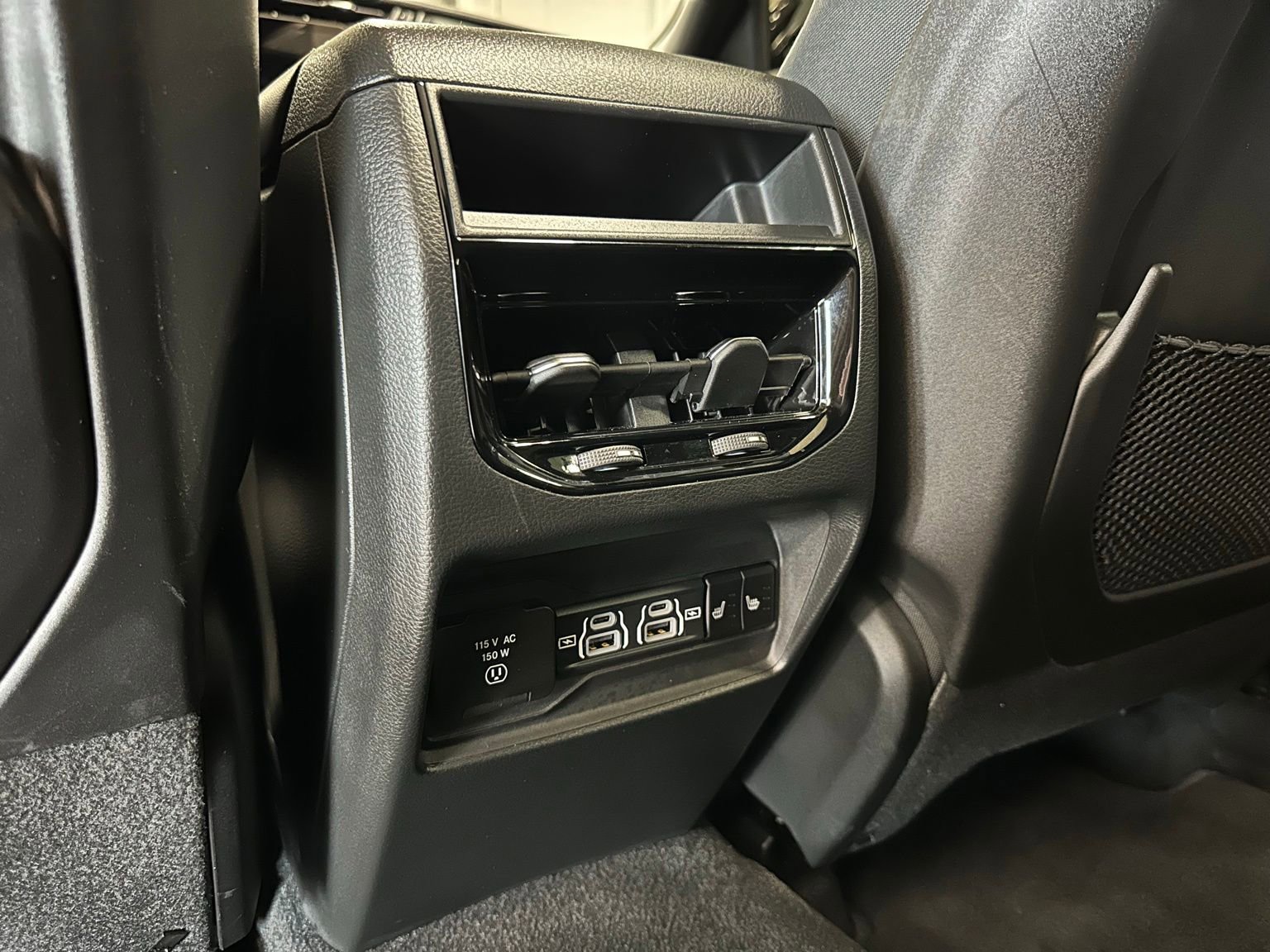 Used 2025 Jeep Grand Cherokee Limited AWD/4WD image 38