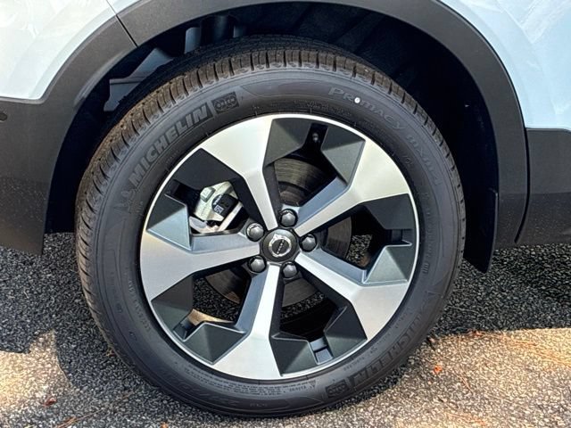 New 2026 Volvo XC40 B5 Plus w/ Protection Package Premier AWD/4WD image 16