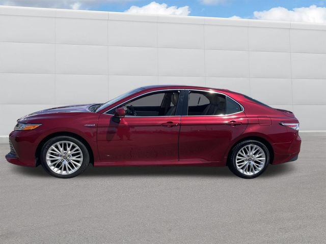 Used 2020 Toyota Camry XLE FWD video 2