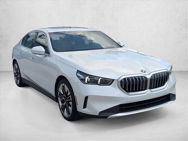 Certified 2024 BMW 530i w/ Premium Package RWD image 3