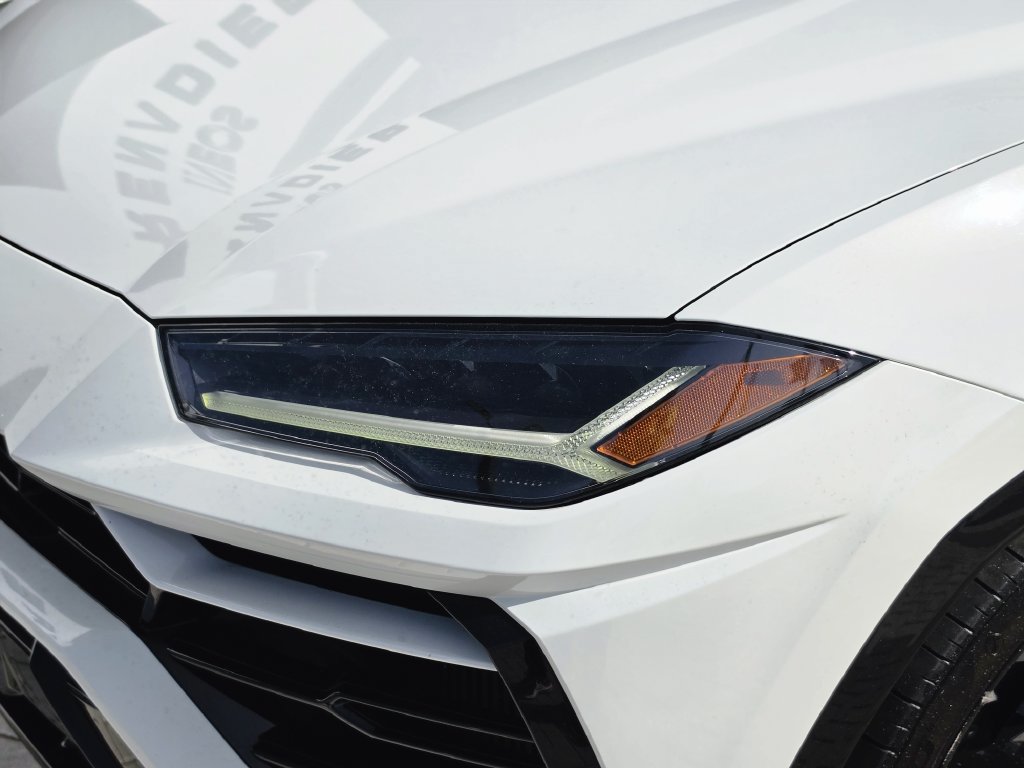 Used 2022 Lamborghini Urus AWD/4WD image 7