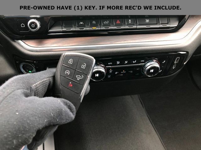 Used 2025 GMC Sierra 1500 SLT image 3