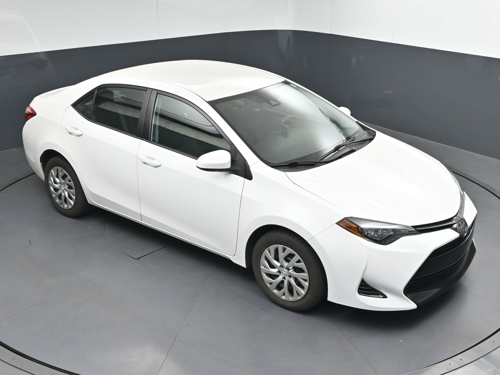 Used 2019 Toyota Corolla LE image 30