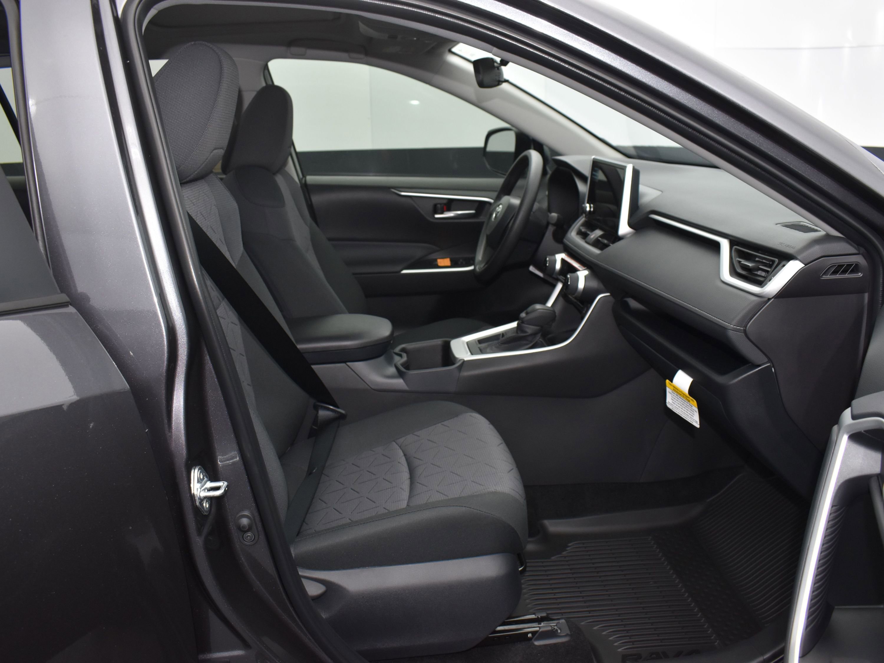 Used 2025 Toyota RAV4 XLE w/ Convenience Package image 11