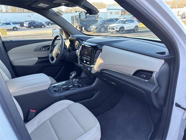 Used 2023 Chevrolet Traverse LS image 27