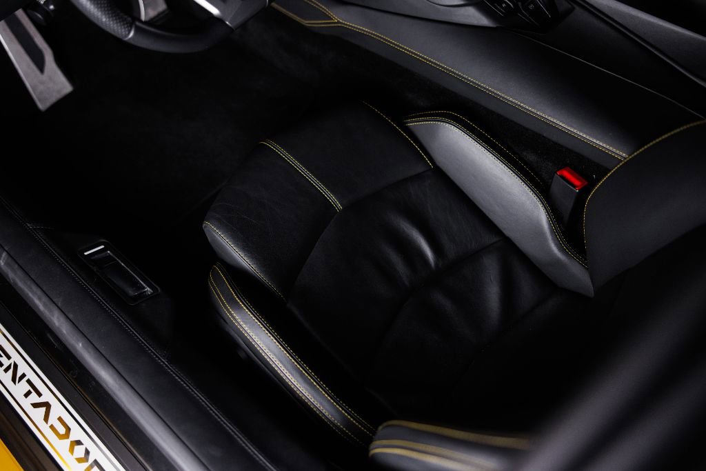 Used 2013 Lamborghini Aventador LP 700-4 image 14