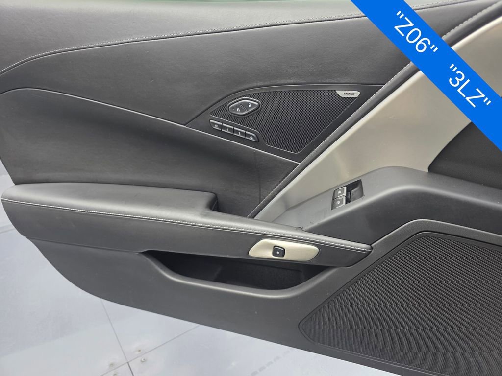 Used 2015 Chevrolet Corvette Z06 w/ 3LZ Preferred Equipment Group RWD image 25