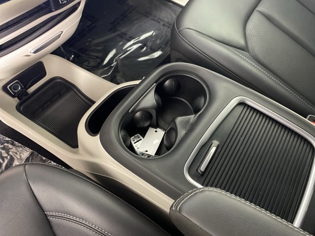 Used 2024 Chrysler Pacifica Touring-L AWD/4WD image 28
