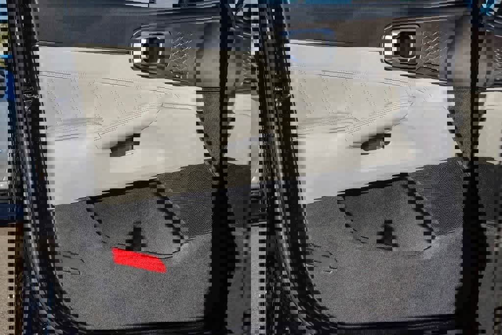 Certified 2023 Kia Sorento SX Prestige image 18