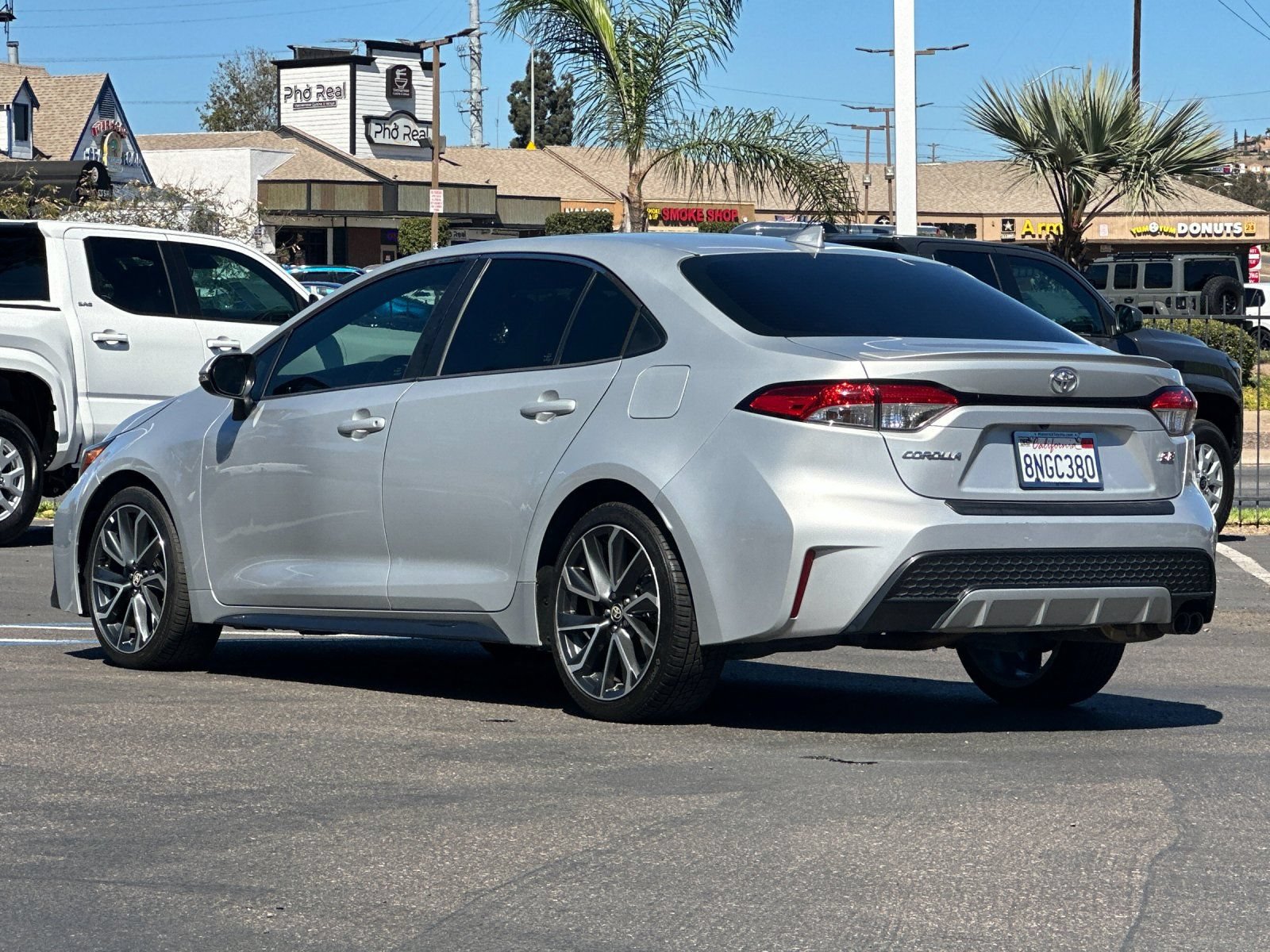 Used 2020 Toyota Corolla SE w/ Carpet Mat Package (TMS) FWD image 3